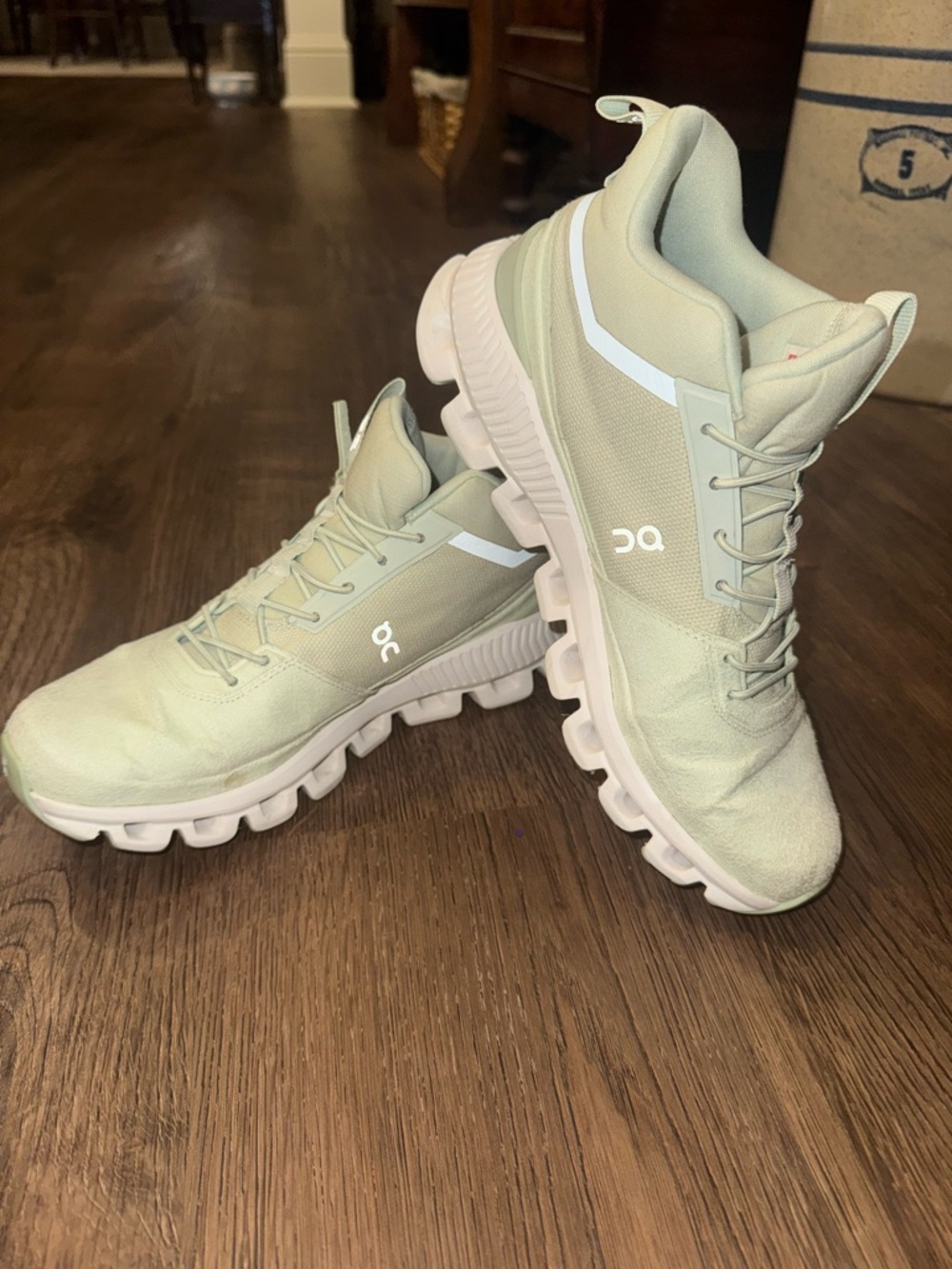 On Running Cloud Women's Running Shoes in Sage Green and White - Size W7